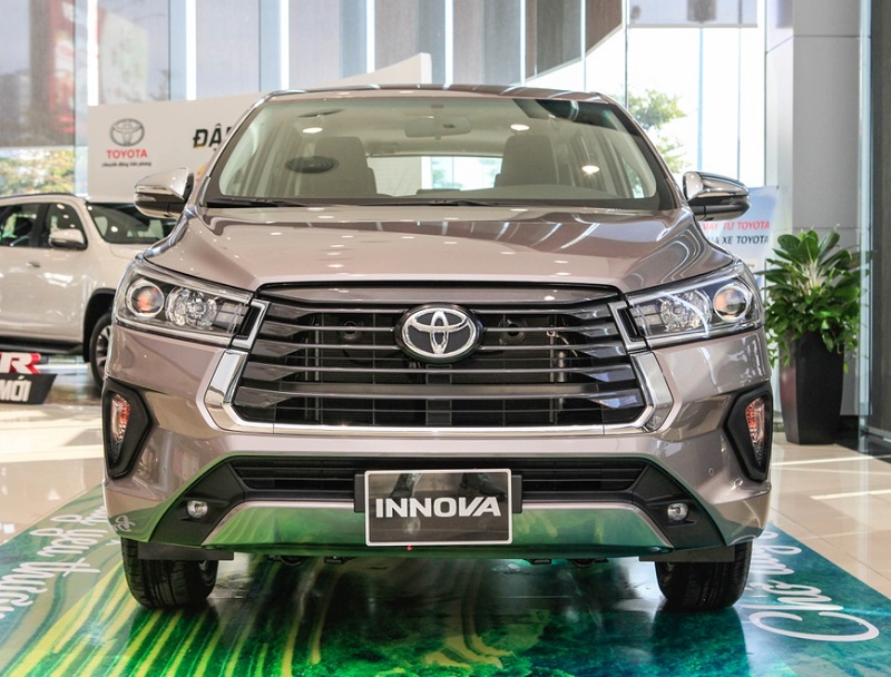 đánh giá Toyota Innova G 2022 đầu xe