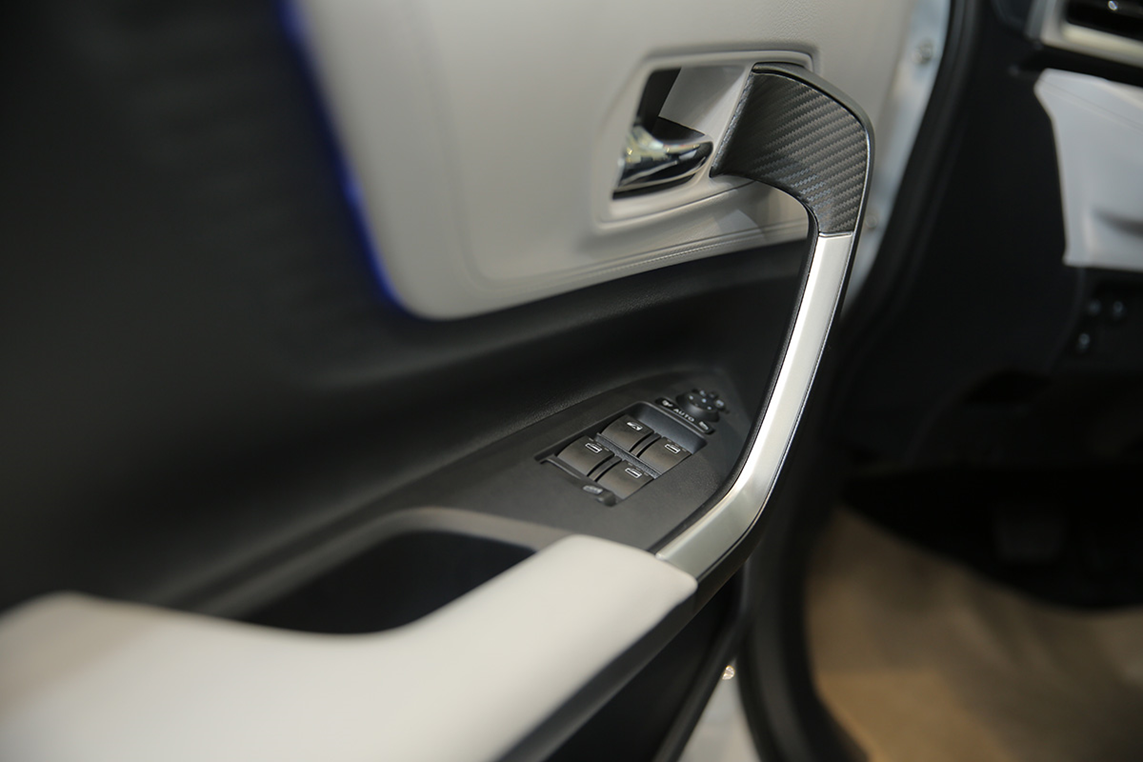 Các nút điều khiển được trang bị trên Toyota Veloz